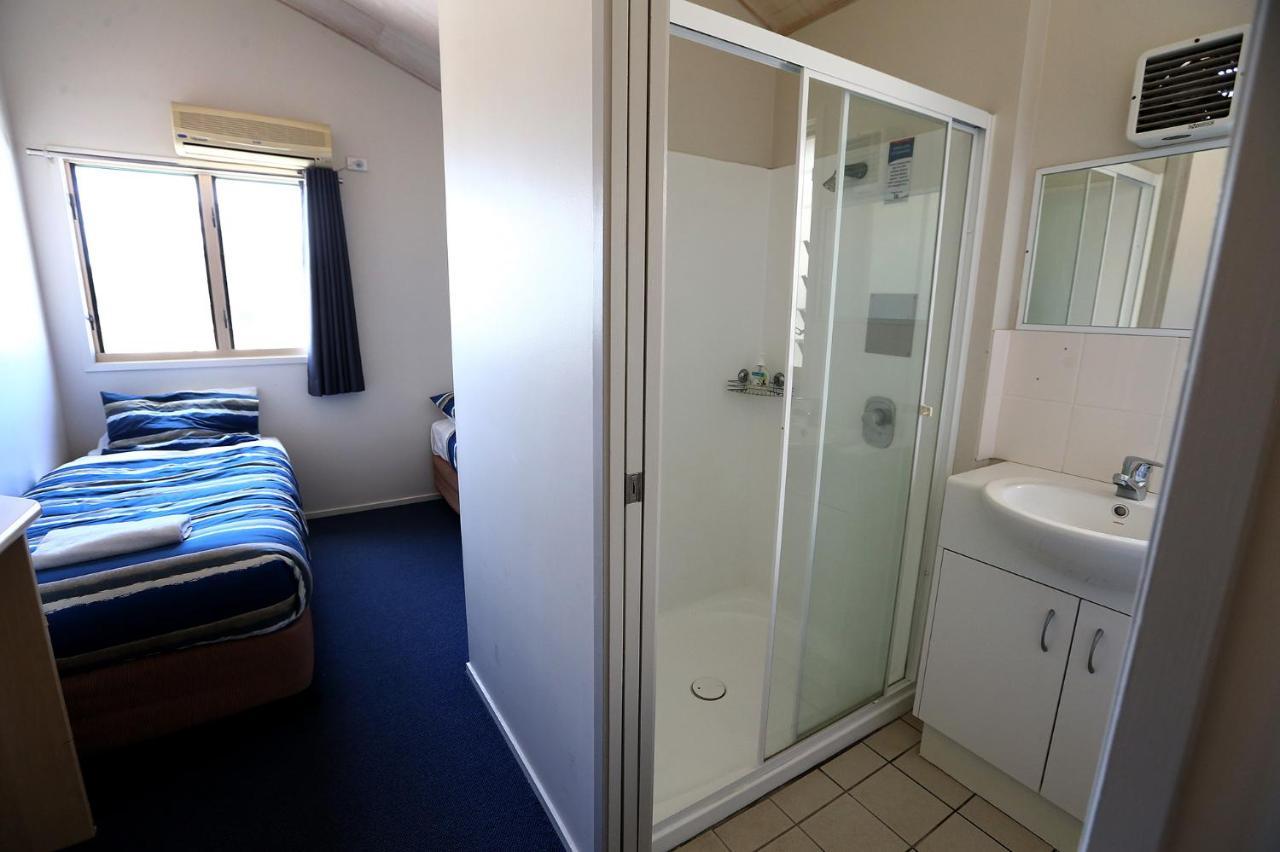 Gold Coast Performance Centre Hostel Exterior photo